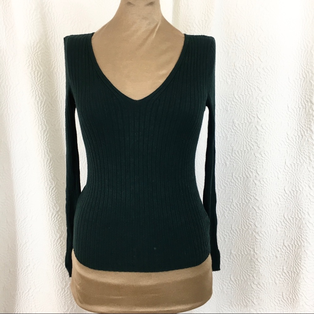 Express top with cut out back and sleeve